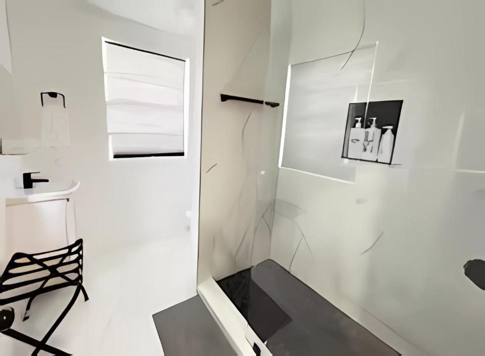 Homestay Gorgeous Private Room, Near The Airport - Free Parking - 01 *